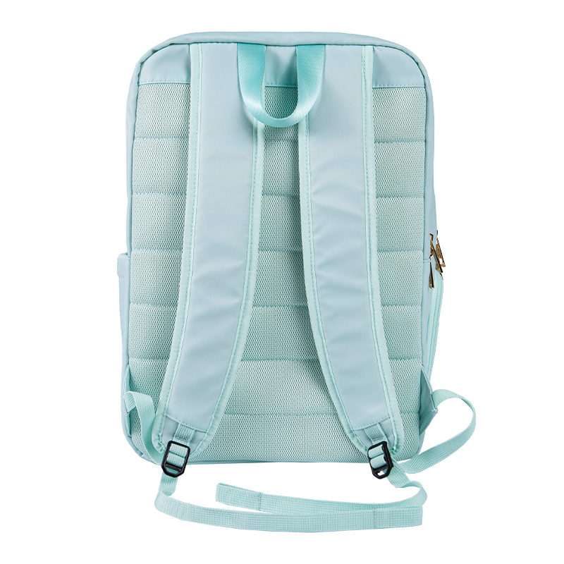 Stylová minimalistická vysoká škola