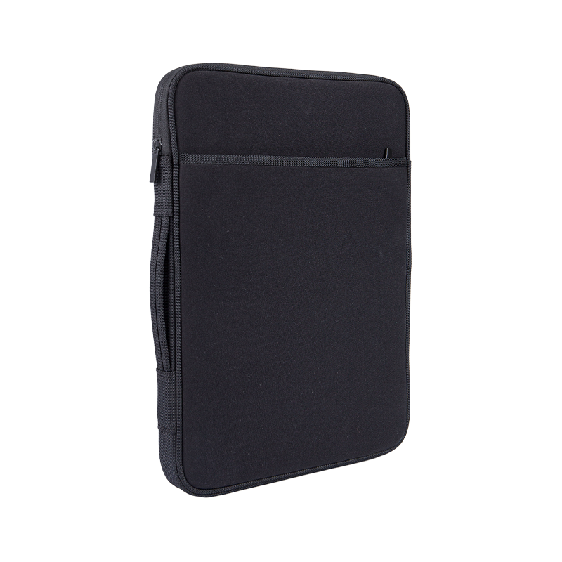 Černý rukáv notebooku