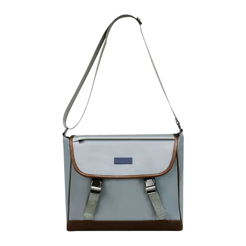 Crossbody kabelky na cesty: Velikost, popruhy a výběr látek, na kterých záleží